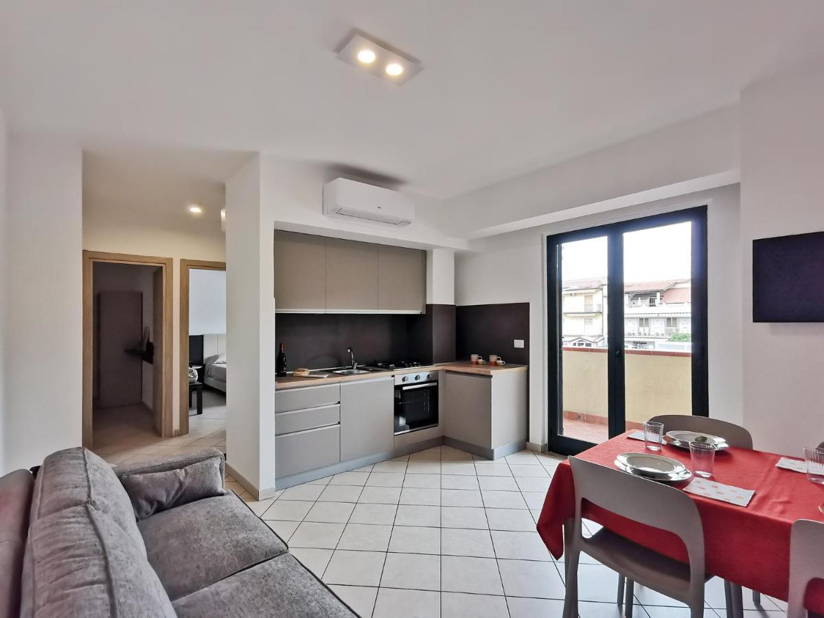 Magico Apartments - 450M Dalla Spiaggia Capo dʼOrlando Buitenkant foto