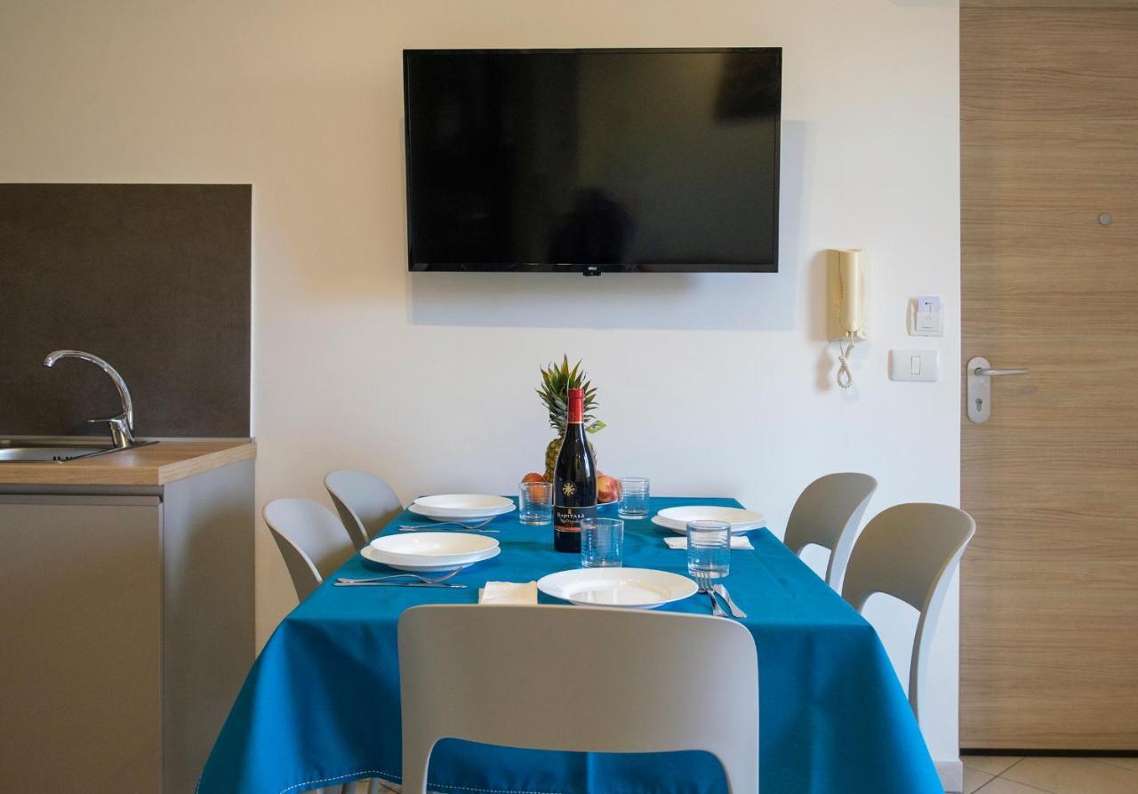 Magico Apartments - 450M Dalla Spiaggia Capo dʼOrlando Buitenkant foto