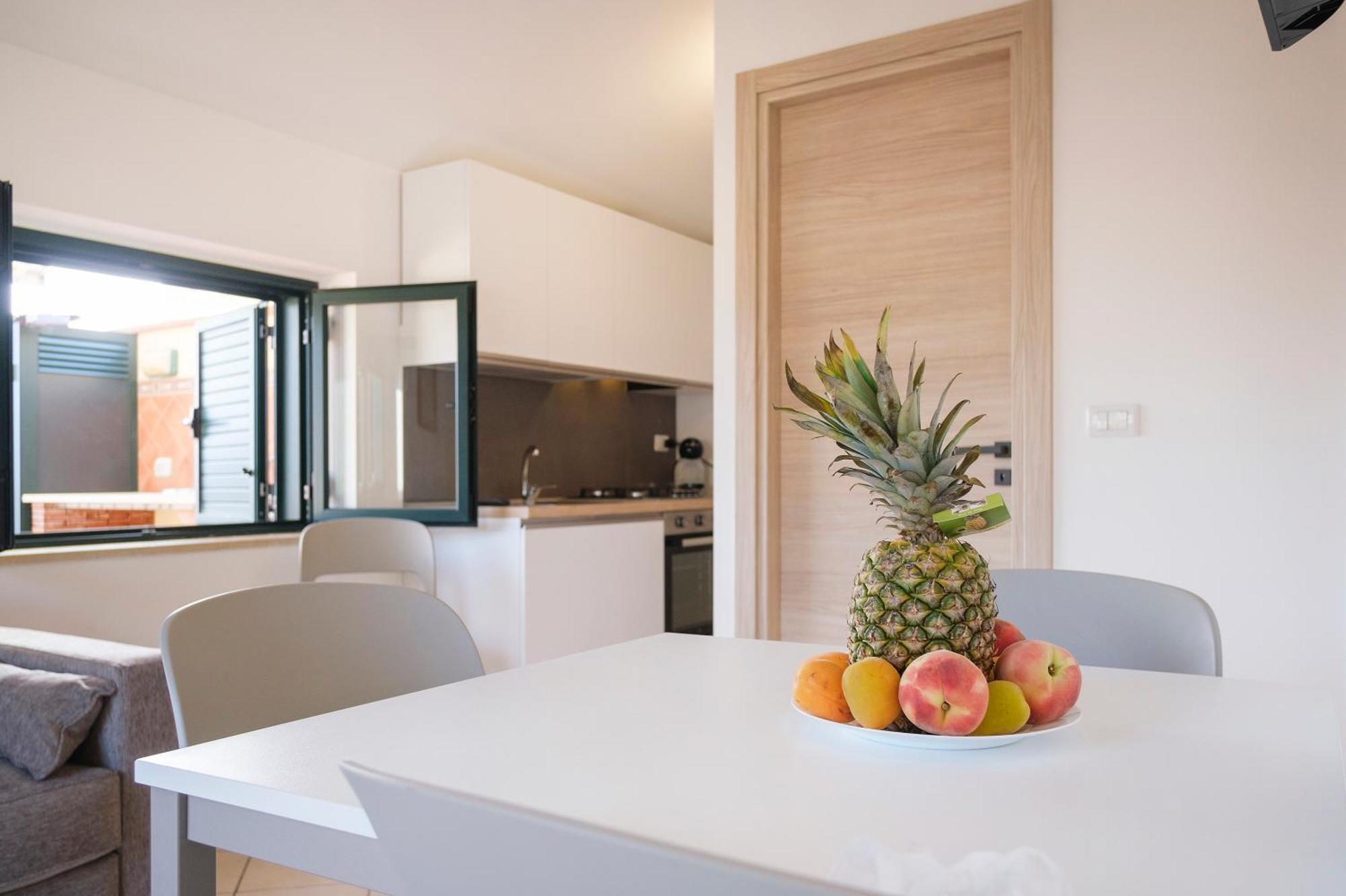 Magico Apartments - 450M Dalla Spiaggia Capo dʼOrlando Buitenkant foto