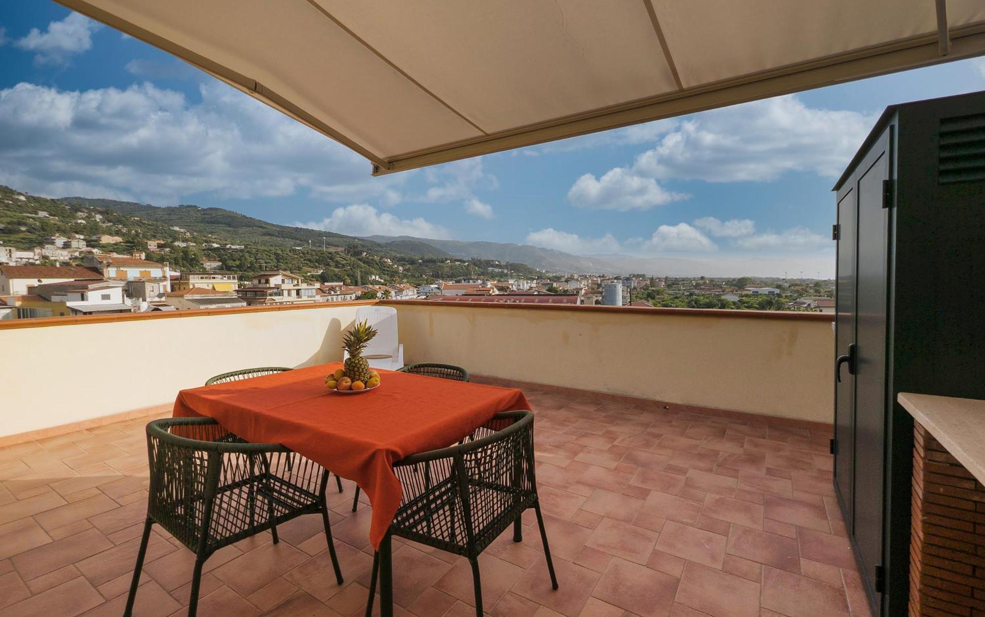 Magico Apartments - 450M Dalla Spiaggia Capo dʼOrlando Buitenkant foto