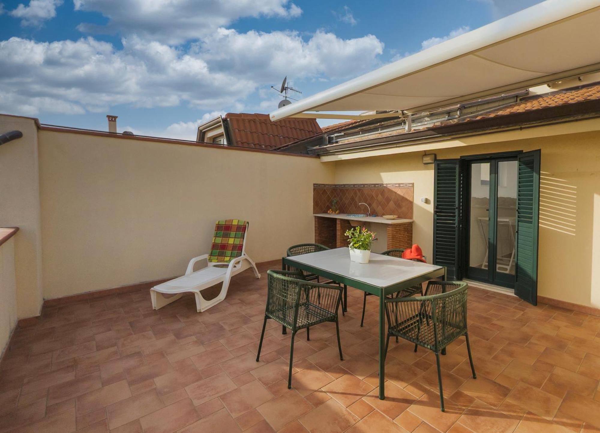 Magico Apartments - 450M Dalla Spiaggia Capo dʼOrlando Buitenkant foto