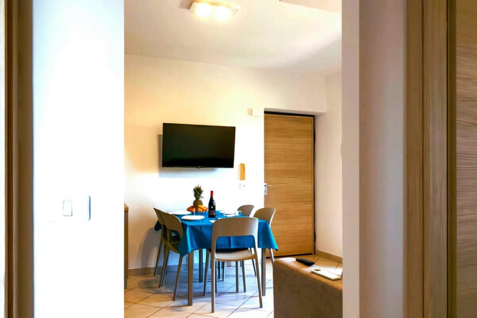Magico Apartments - 450M Dalla Spiaggia Capo dʼOrlando Buitenkant foto